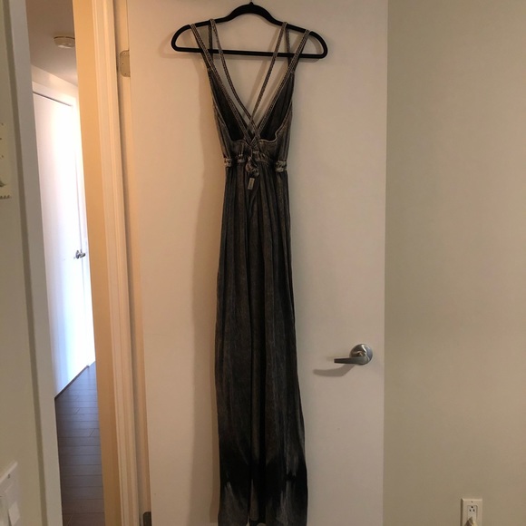 Maxi dress with crisscross straps - Picture 4 of 5